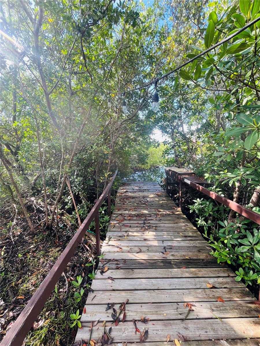 Small Image of 202 WEST CANAL DR, Key Largo Number 27