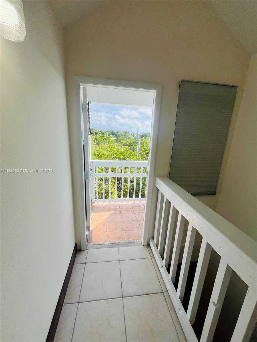 Small Image of 202 WEST CANAL DR, Key Largo Number 33