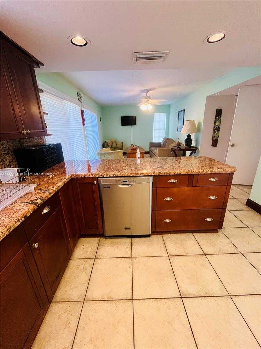 Small Image of 202 WEST CANAL DR, Key Largo Number 6