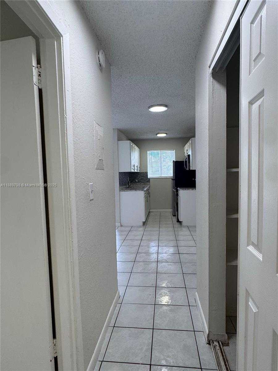 Small Image of 2150 MADISON ST #20, Hollywood Number 8