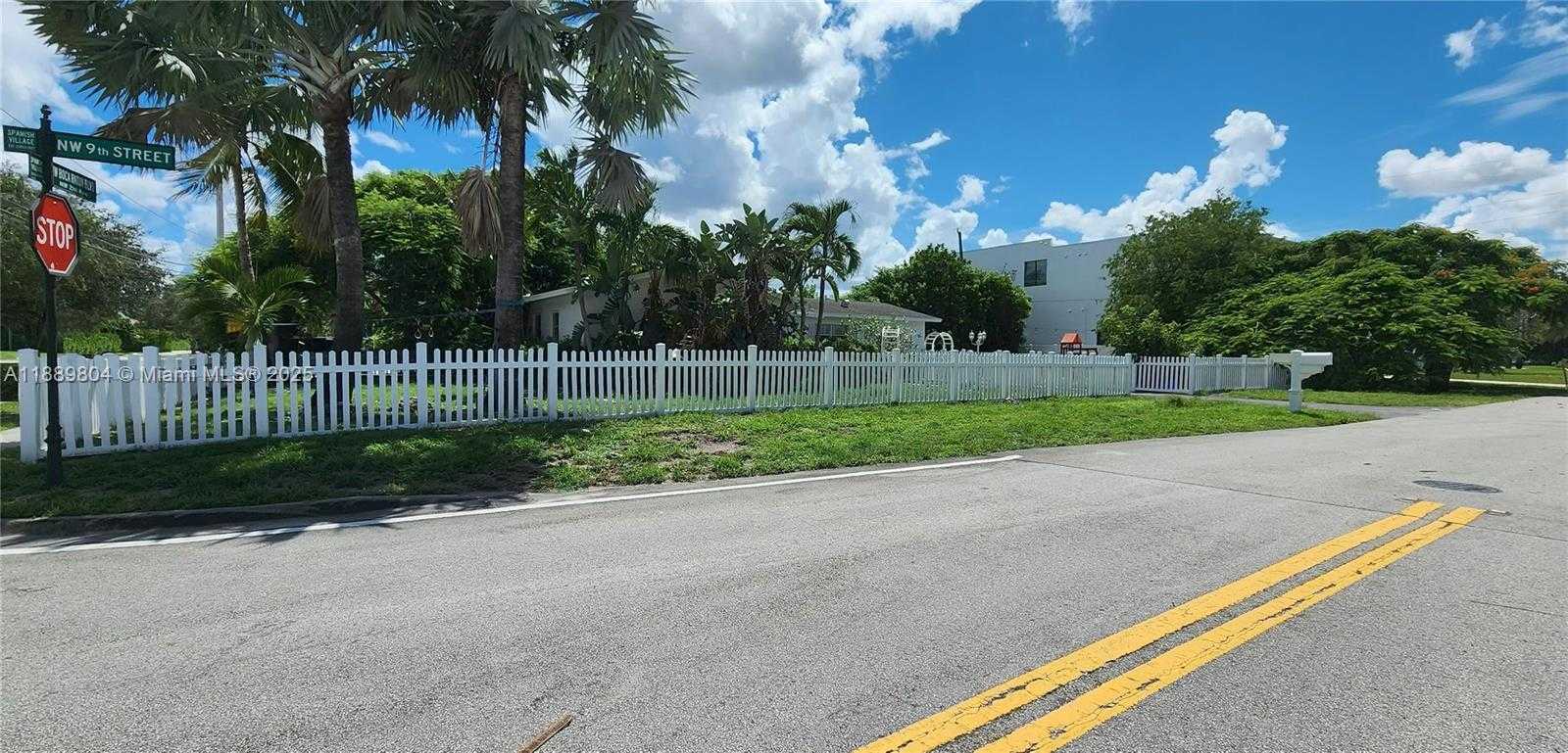 Small Image of 200 NORTH WEST 9TH ST, Boca Raton Number 15
