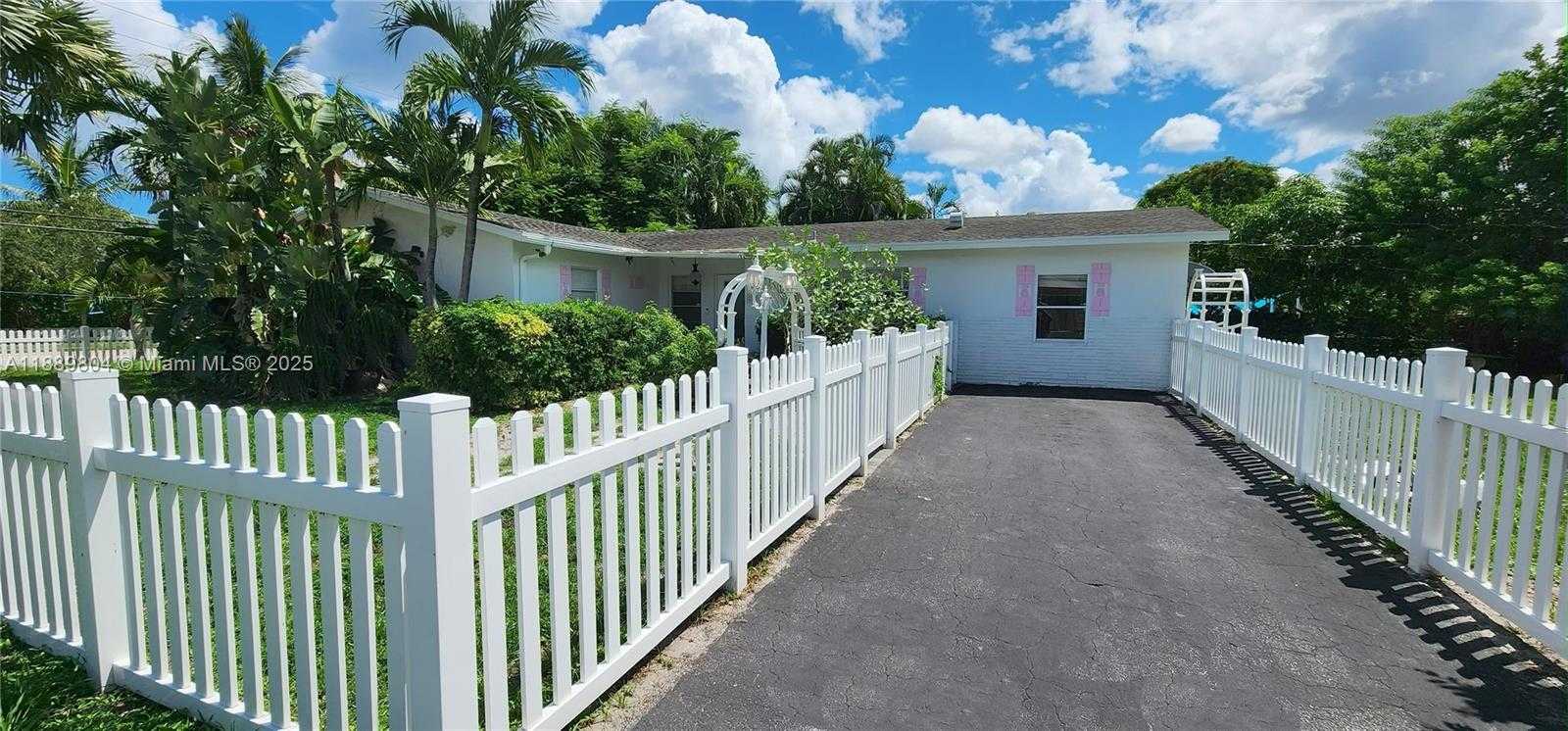 Small Image of 200 NORTH WEST 9TH ST, Boca Raton Number 16