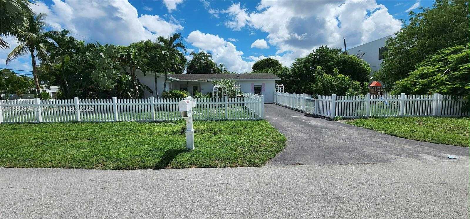 Small Image of 200 NORTH WEST 9TH ST, Boca Raton Number 17