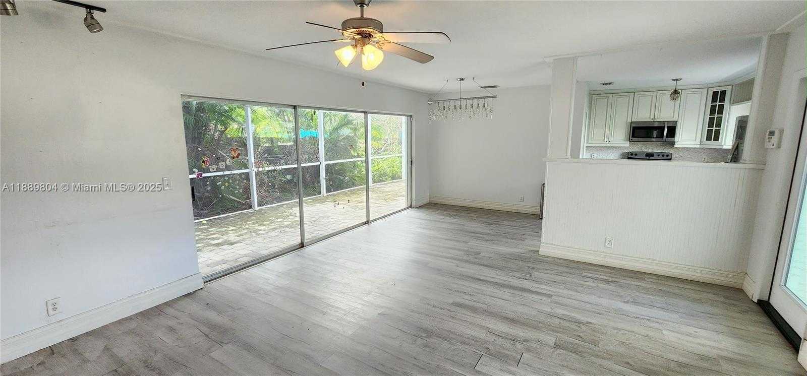 Small Image of 200 NORTH WEST 9TH ST, Boca Raton Number 2
