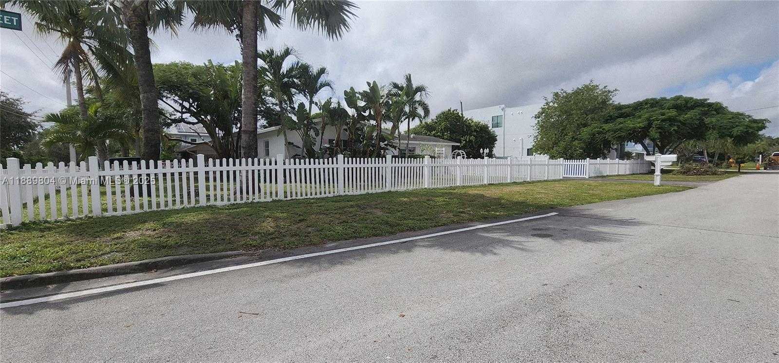 Small Image of 200 NORTH WEST 9TH ST, Boca Raton Number 46