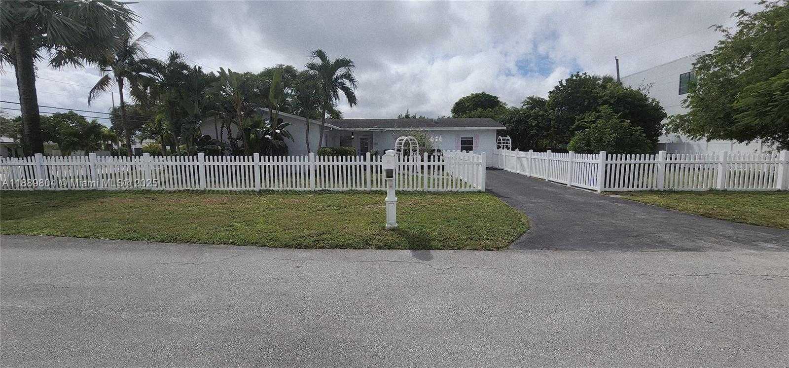 Small Image of 200 NORTH WEST 9TH ST, Boca Raton Number 50