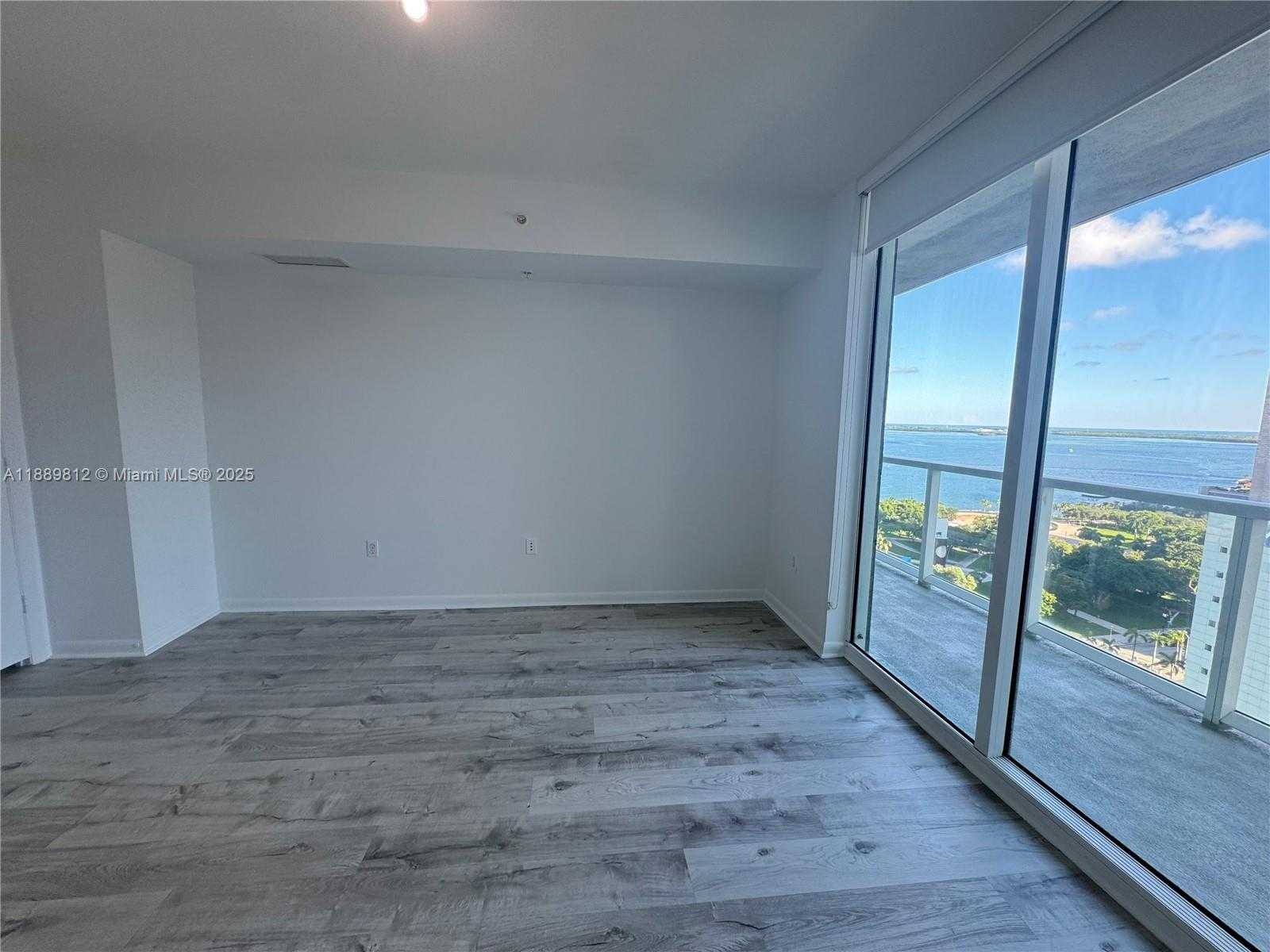 Small Image of 244 BISCAYNE BLVD #2105, Miami Number 10