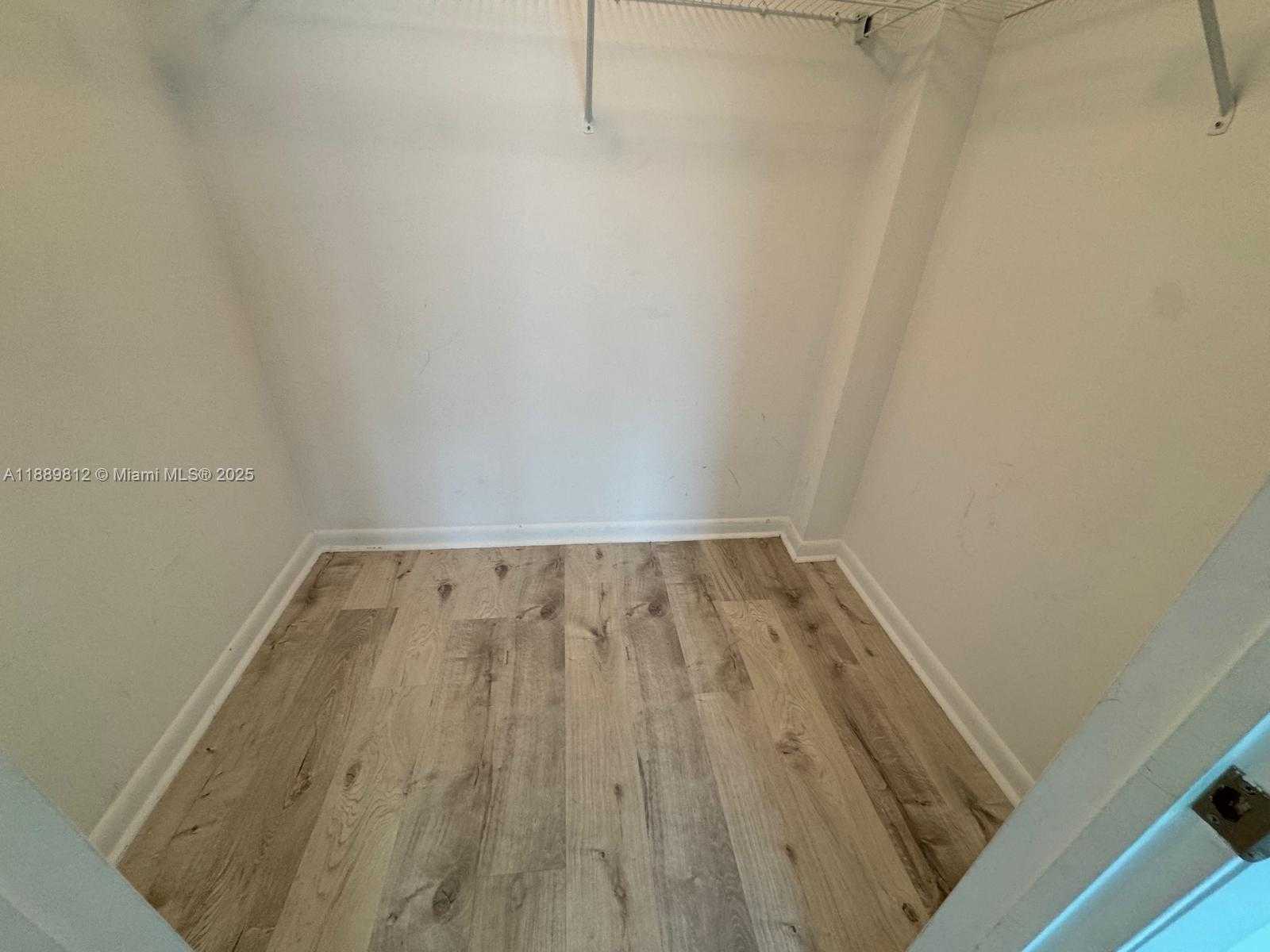 Small Image of 244 BISCAYNE BLVD #2105, Miami Number 13