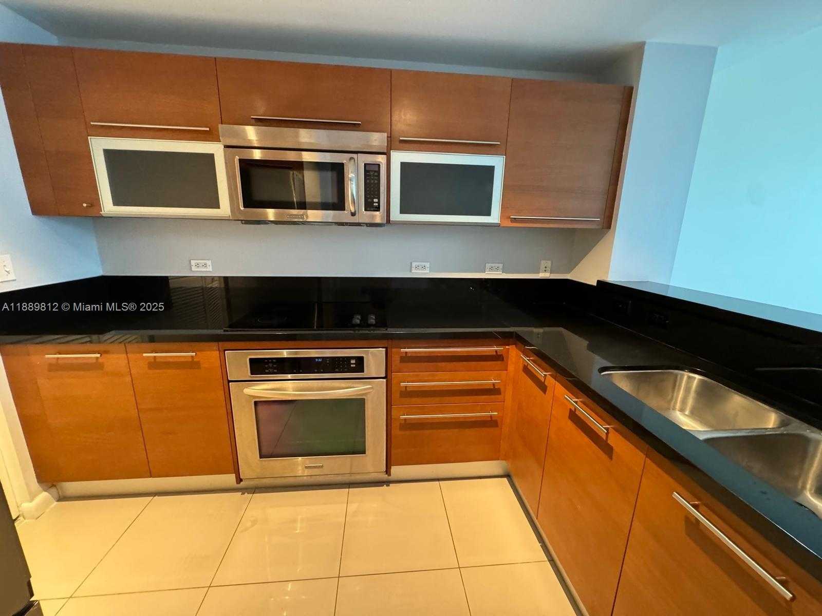 Small Image of 244 BISCAYNE BLVD #2105, Miami Number 18