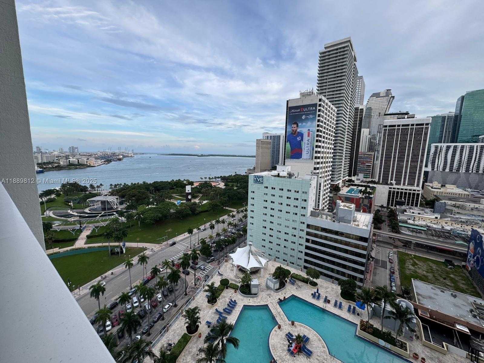 Small Image of 244 BISCAYNE BLVD #2105, Miami Number 2