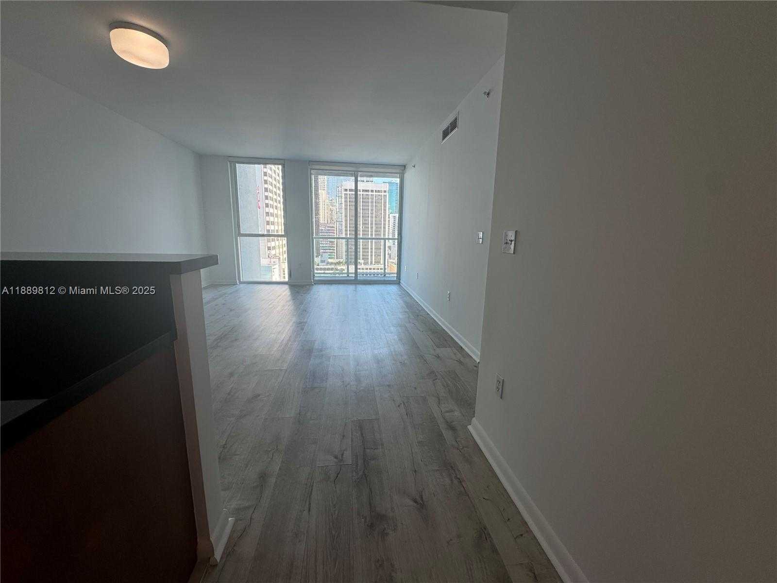 Small Image of 244 BISCAYNE BLVD #2105, Miami Number 5