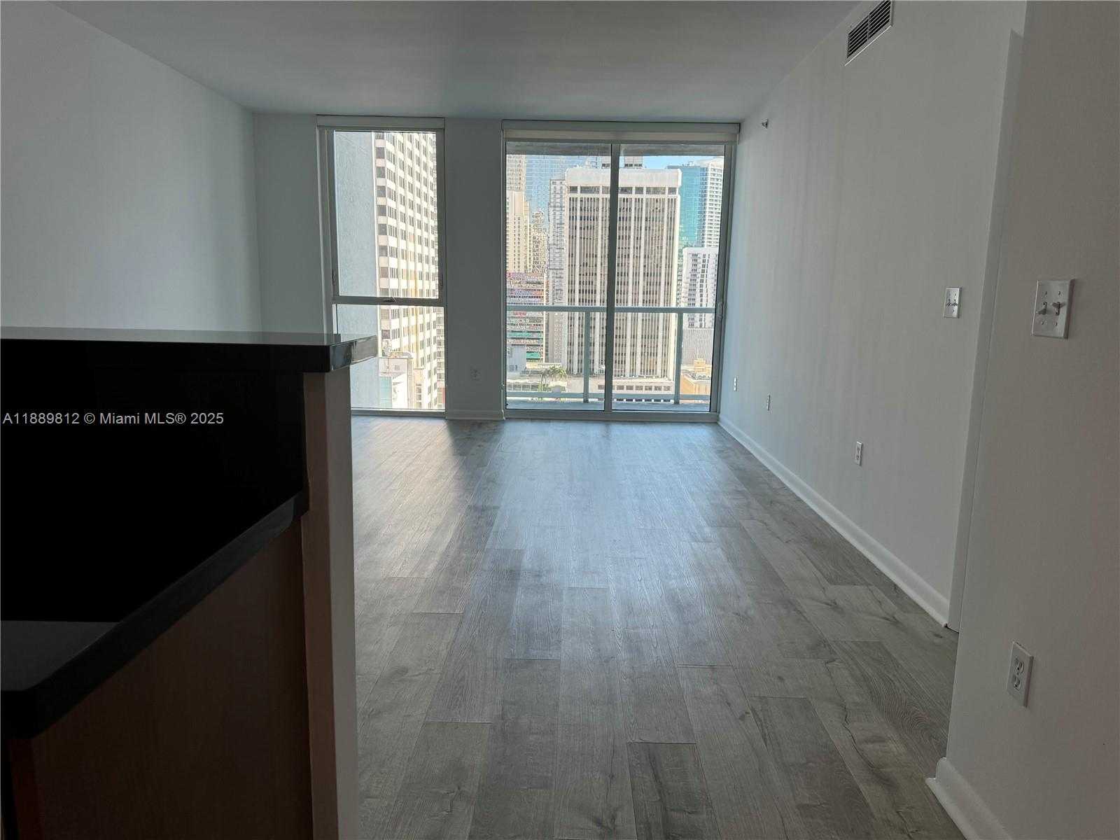 Small Image of 244 BISCAYNE BLVD #2105, Miami Number 6
