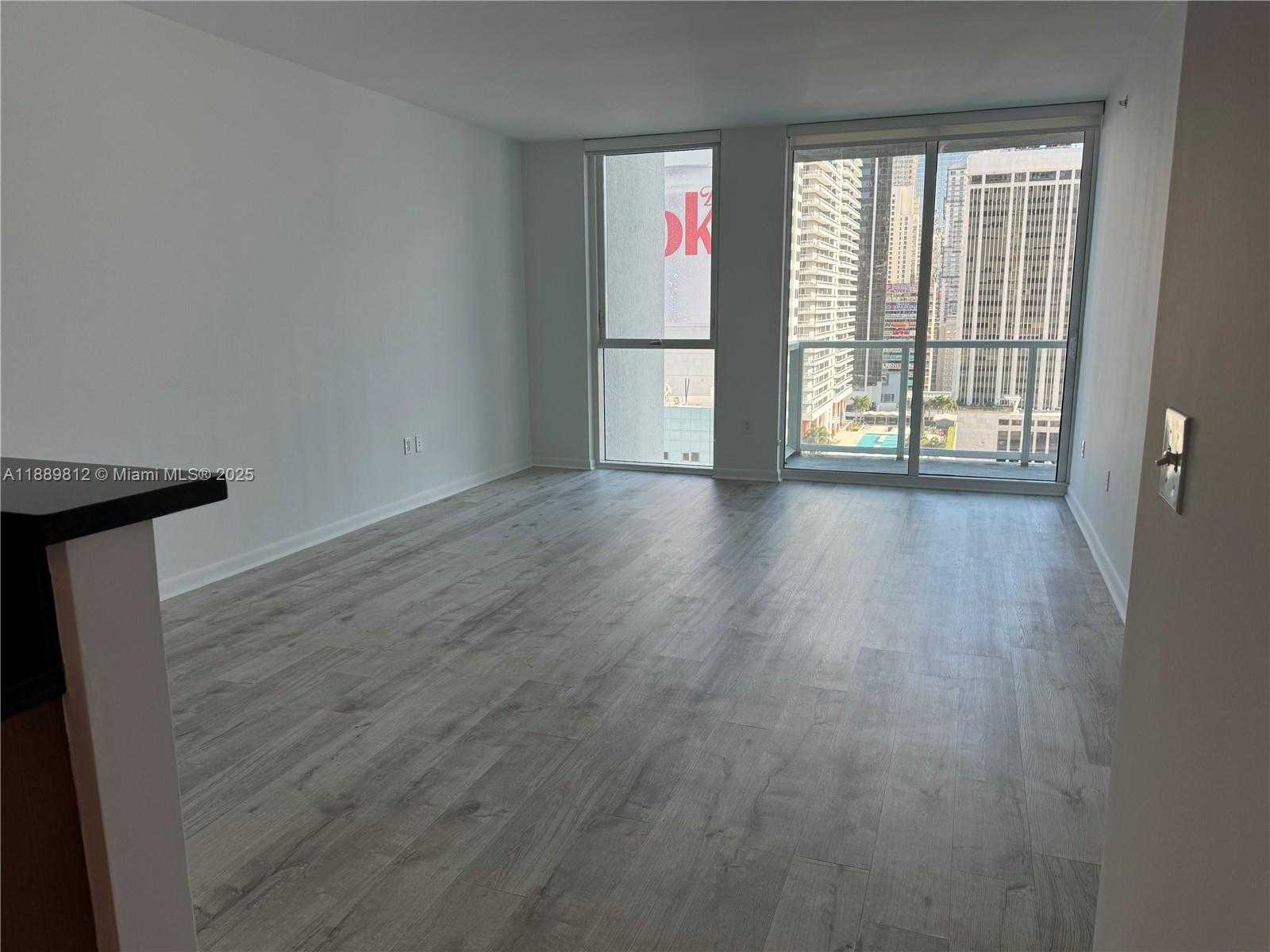 Small Image of 244 BISCAYNE BLVD #2105, Miami Number 7