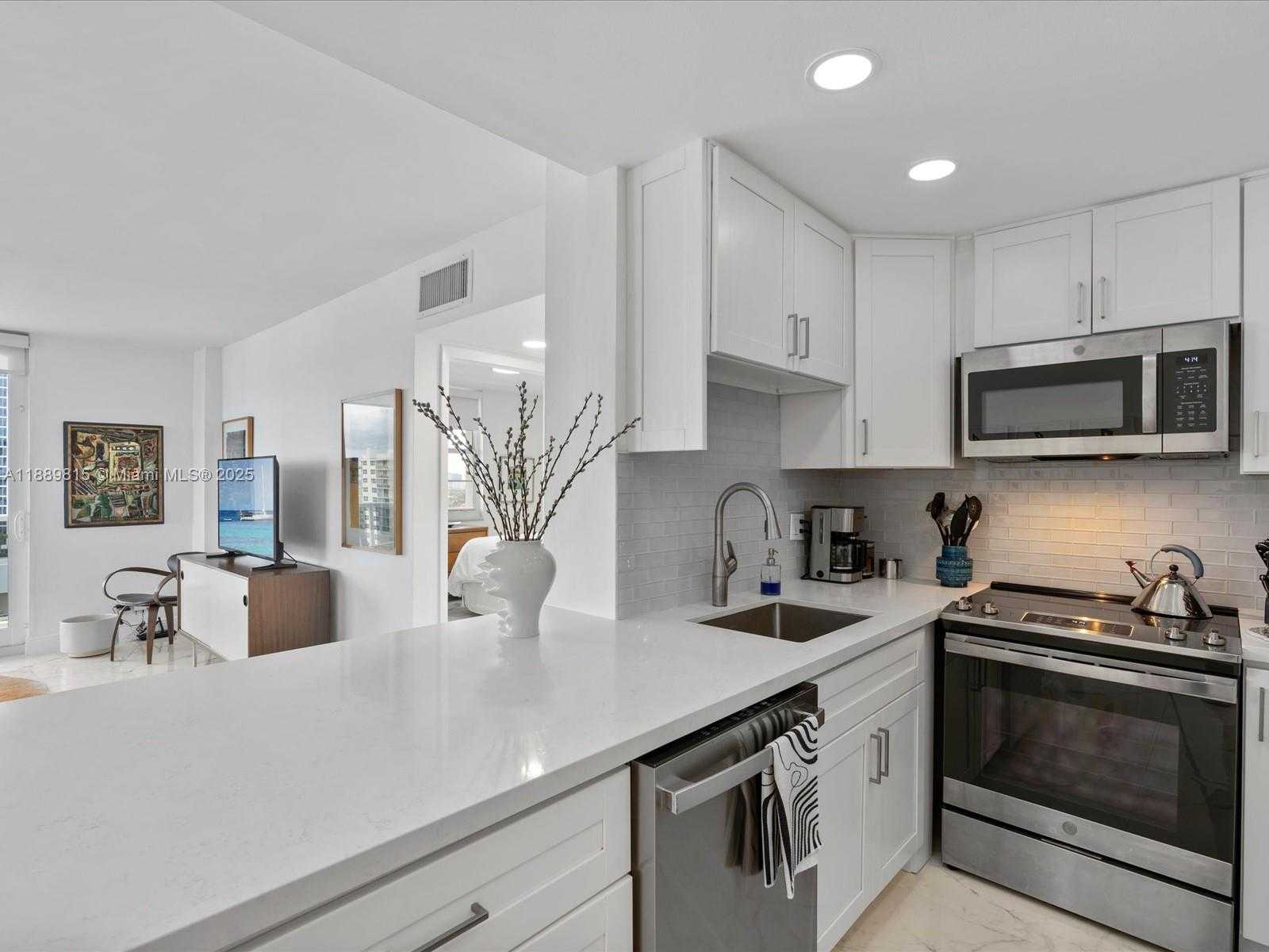 Small Image of 336 NORTH BIRCH RD #16I, Fort Lauderdale Number 12