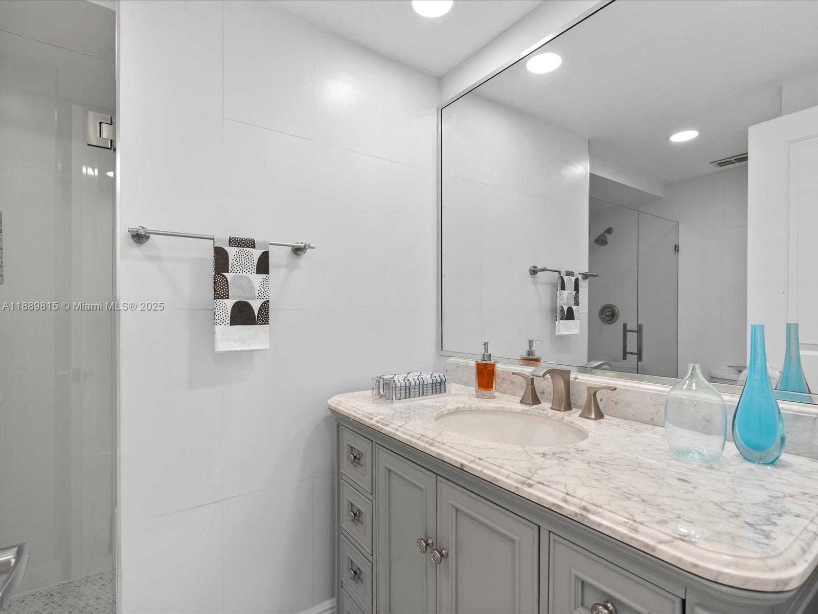 Small Image of 336 NORTH BIRCH RD #16I, Fort Lauderdale Number 17