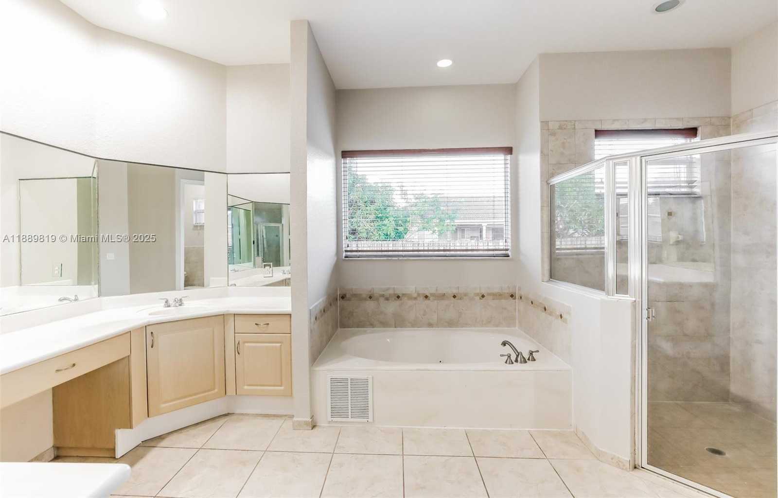 Small Image of 13007 SOUTH WEST 190 STREET, Miami Number 11