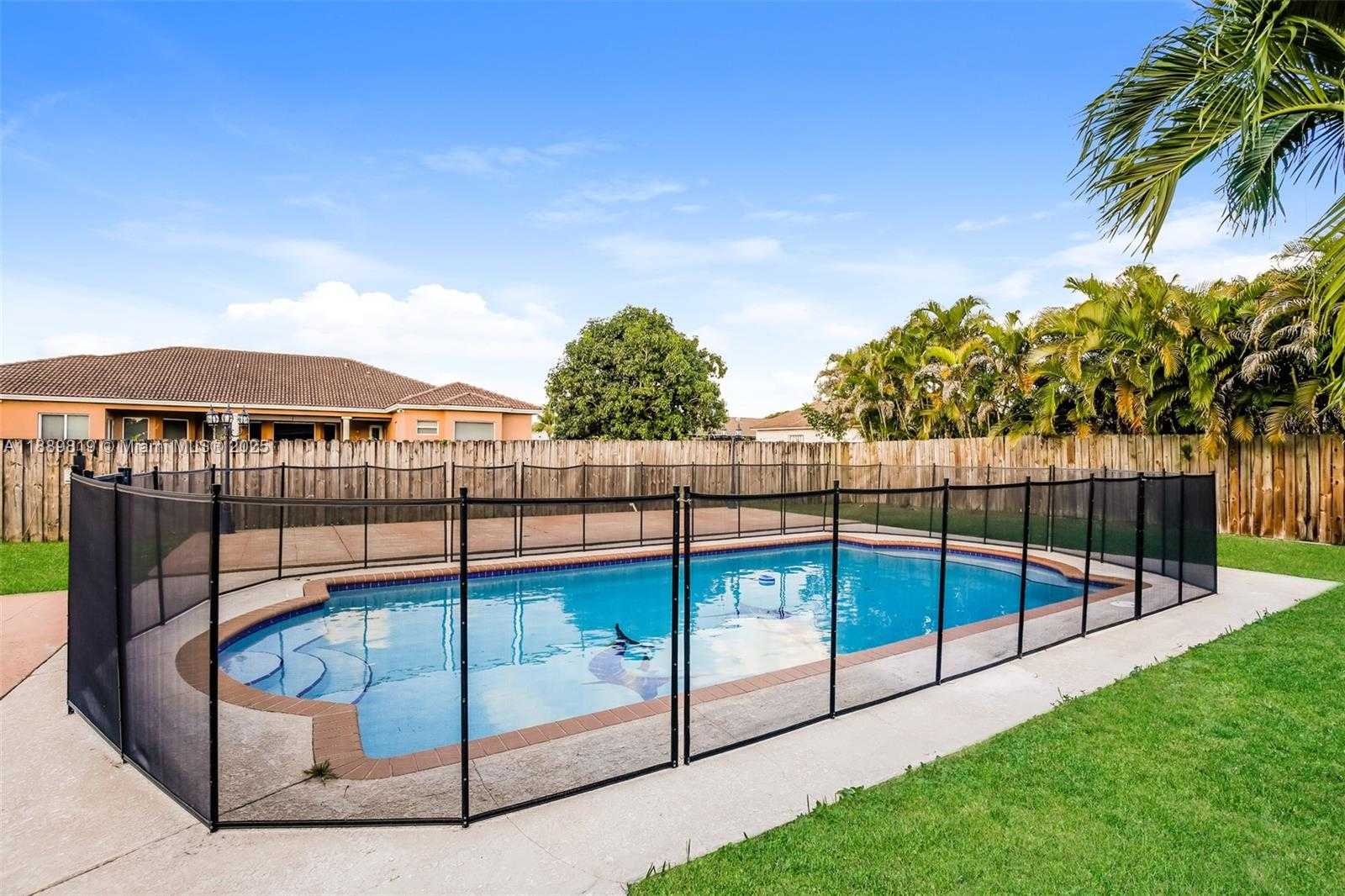 Small Image of 13007 SOUTH WEST 190 STREET, Miami Number 14