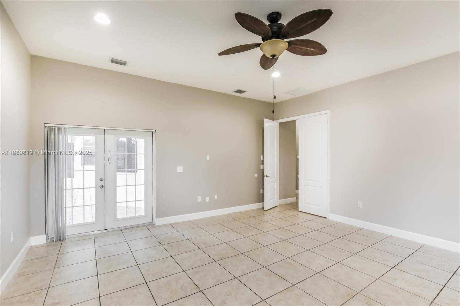 Small Image of 13007 SOUTH WEST 190 STREET, Miami Number 4