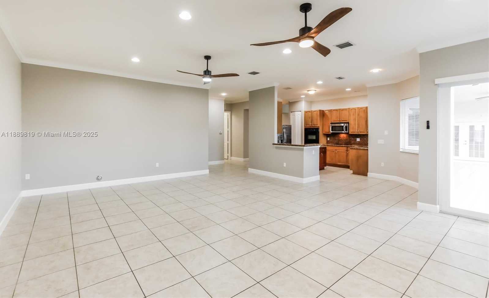 Small Image of 13007 SOUTH WEST 190 STREET, Miami Number 5