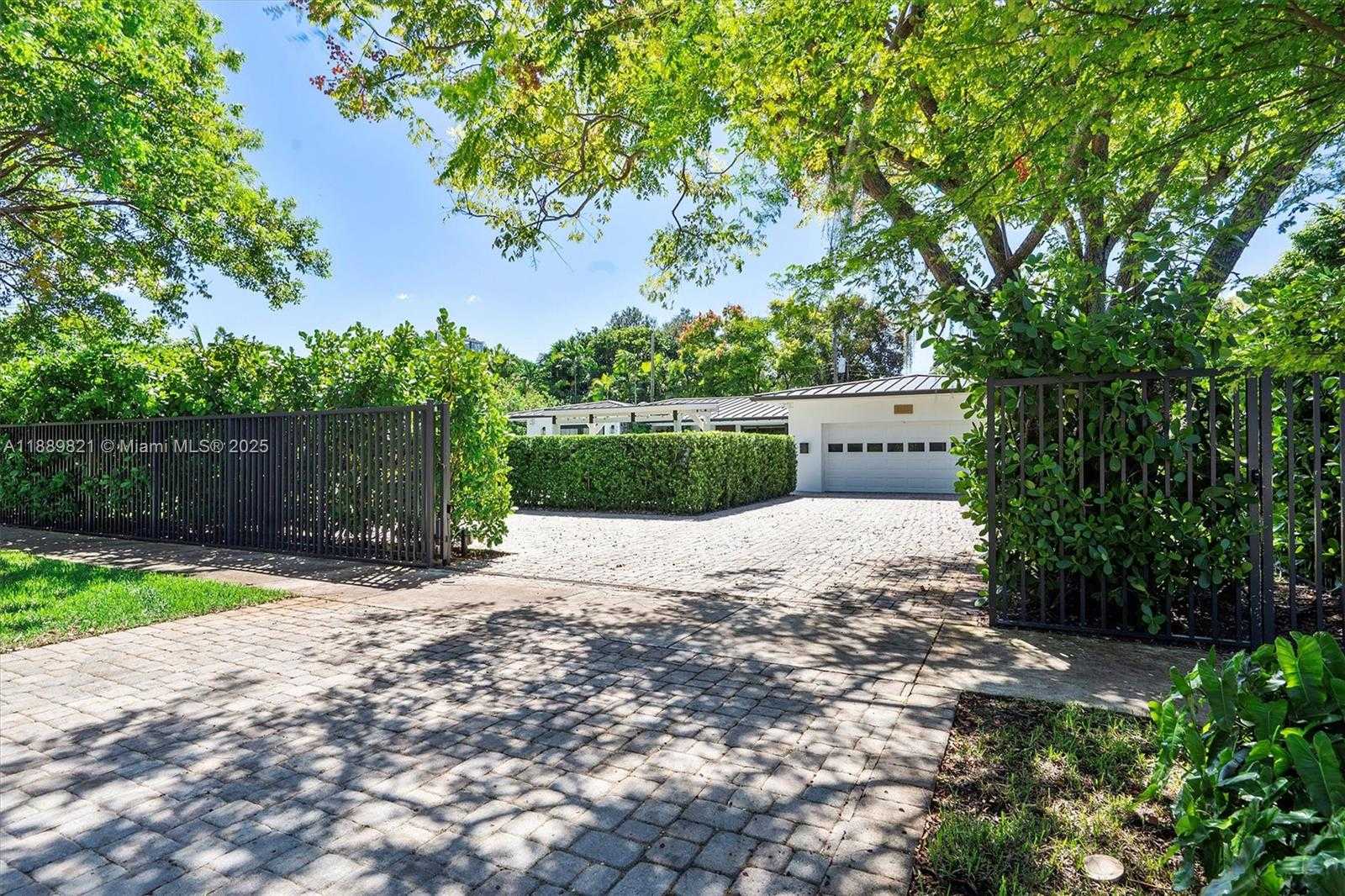 Small Image of 5950 SOUTH WEST 29TH ST, Miami Number 2