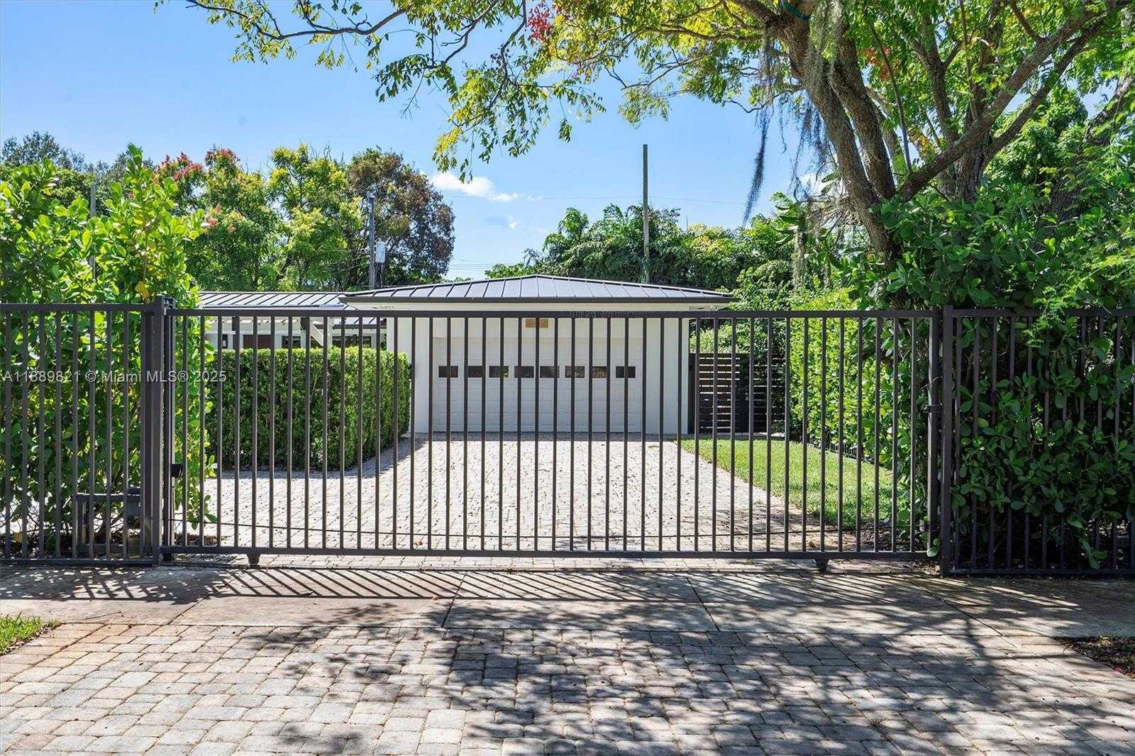 Small Image of 5950 SOUTH WEST 29TH ST, Miami Number 5