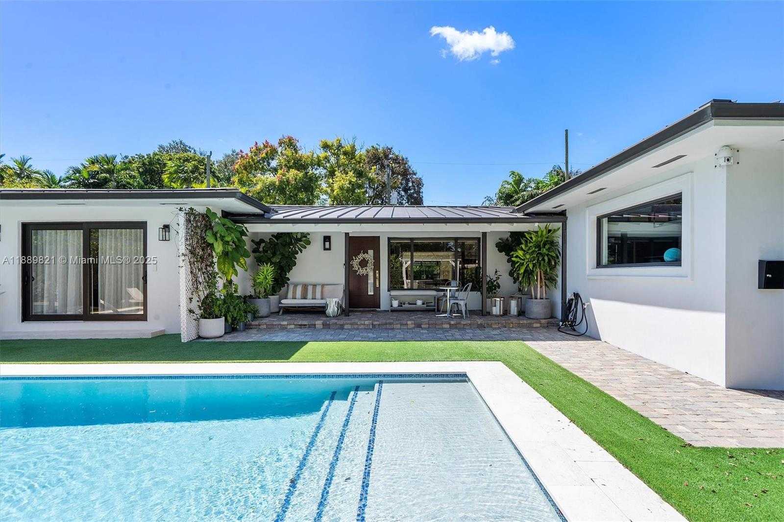 Small Image of 5950 SOUTH WEST 29TH ST, Miami Number 56