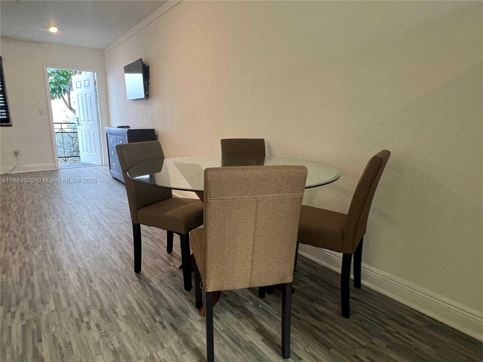 Small Image of 1524 LENOX AVE #15, Miami Beach Number 5