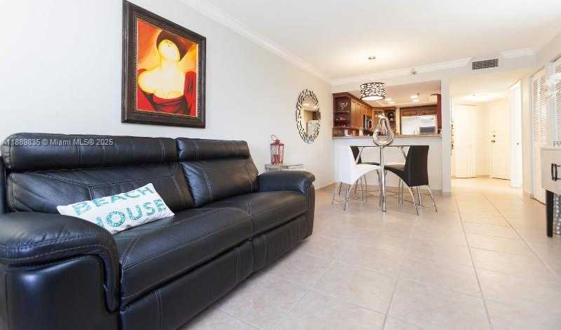 Small Image of 5880 COLLINS AVE #306, Miami Beach Number 5