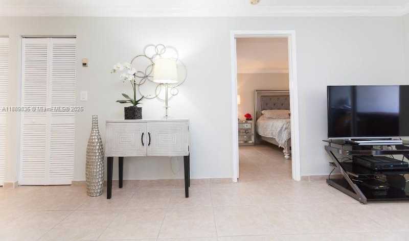 Small Image of 5880 COLLINS AVE #306, Miami Beach Number 6
