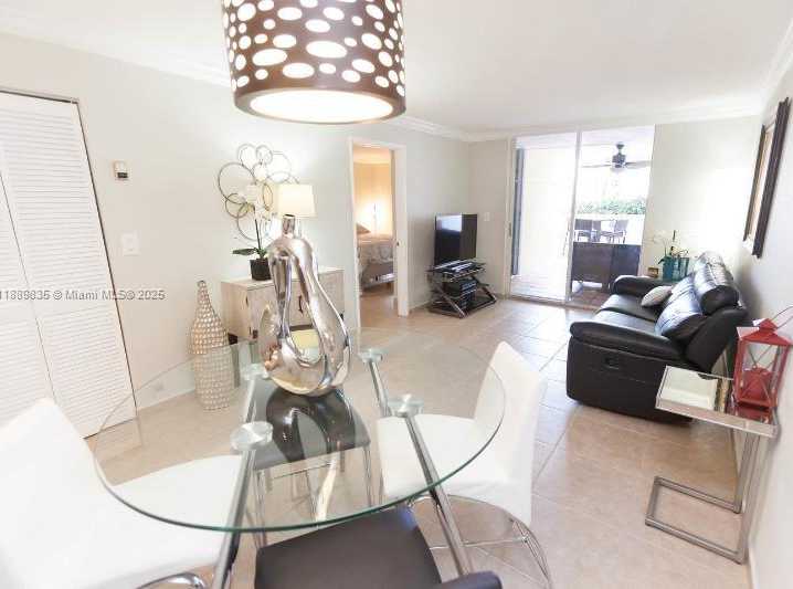 Small Image of 5880 COLLINS AVE #306, Miami Beach Number 7