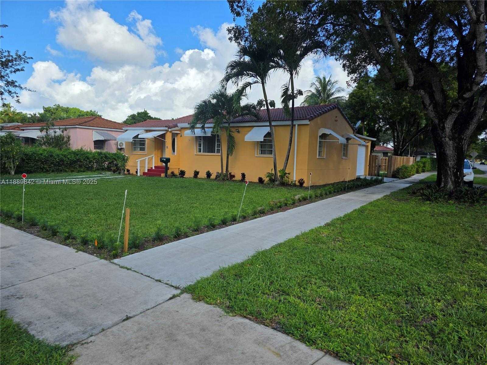 Small Image of 1 NORTH MELROSE DR, Miami Springs Number 10