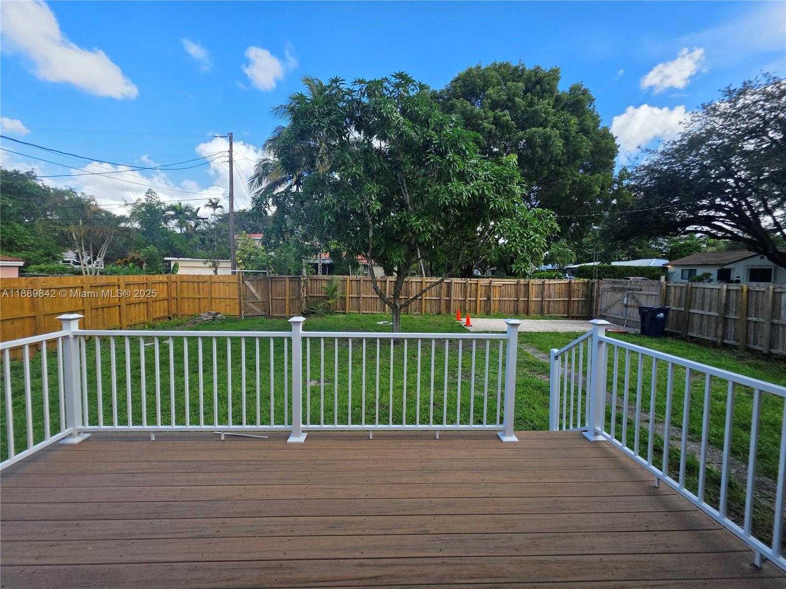 Small Image of 1 NORTH MELROSE DR, Miami Springs Number 30