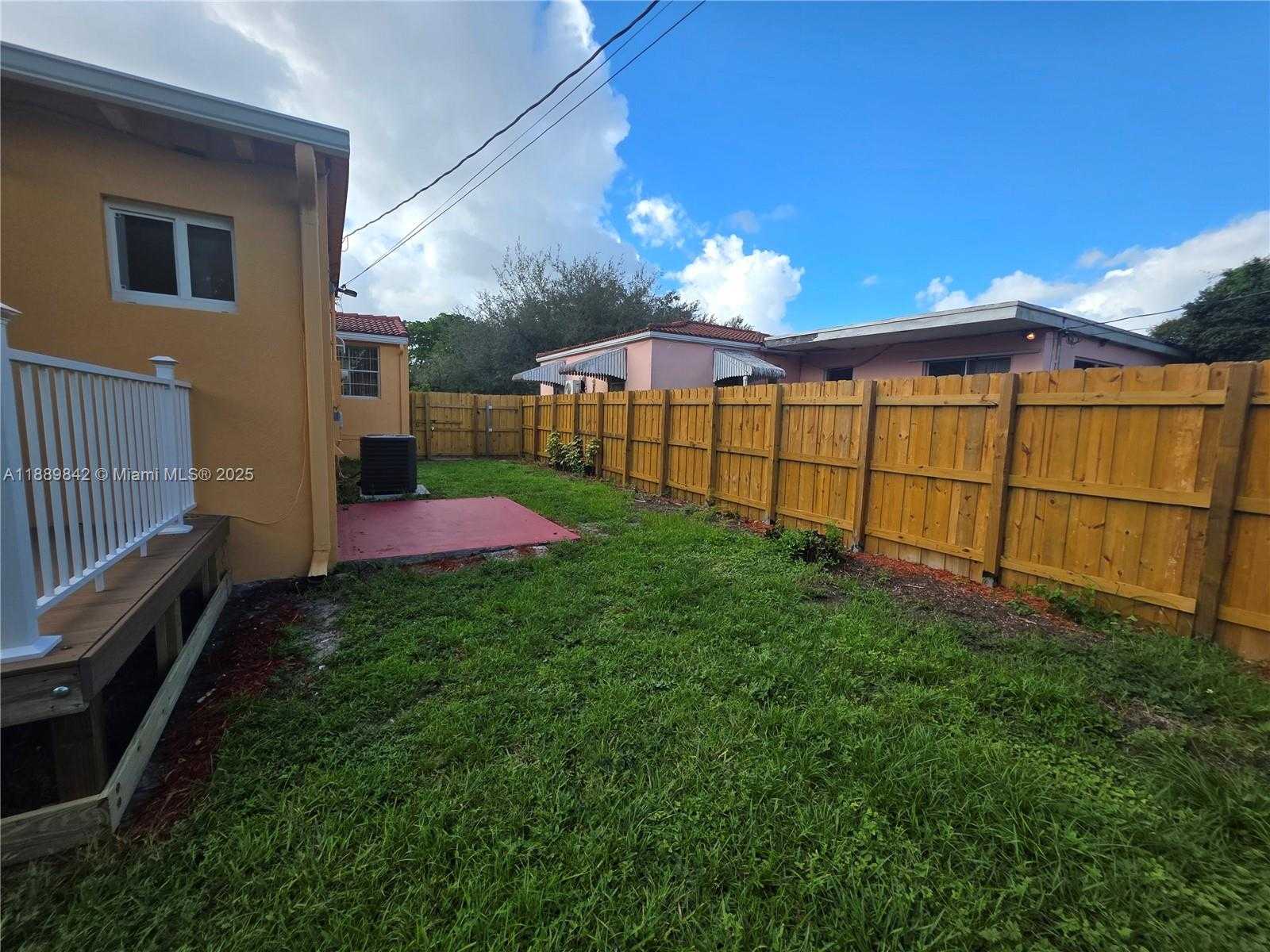 Small Image of 1 NORTH MELROSE DR, Miami Springs Number 31