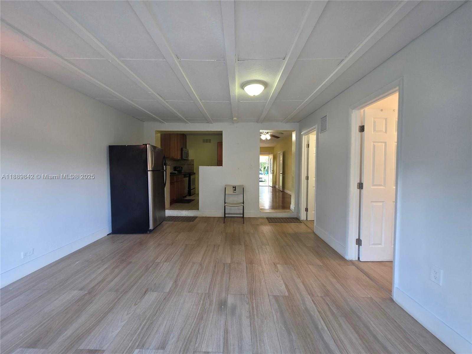 Small Image of 1 NORTH MELROSE DR, Miami Springs Number 32