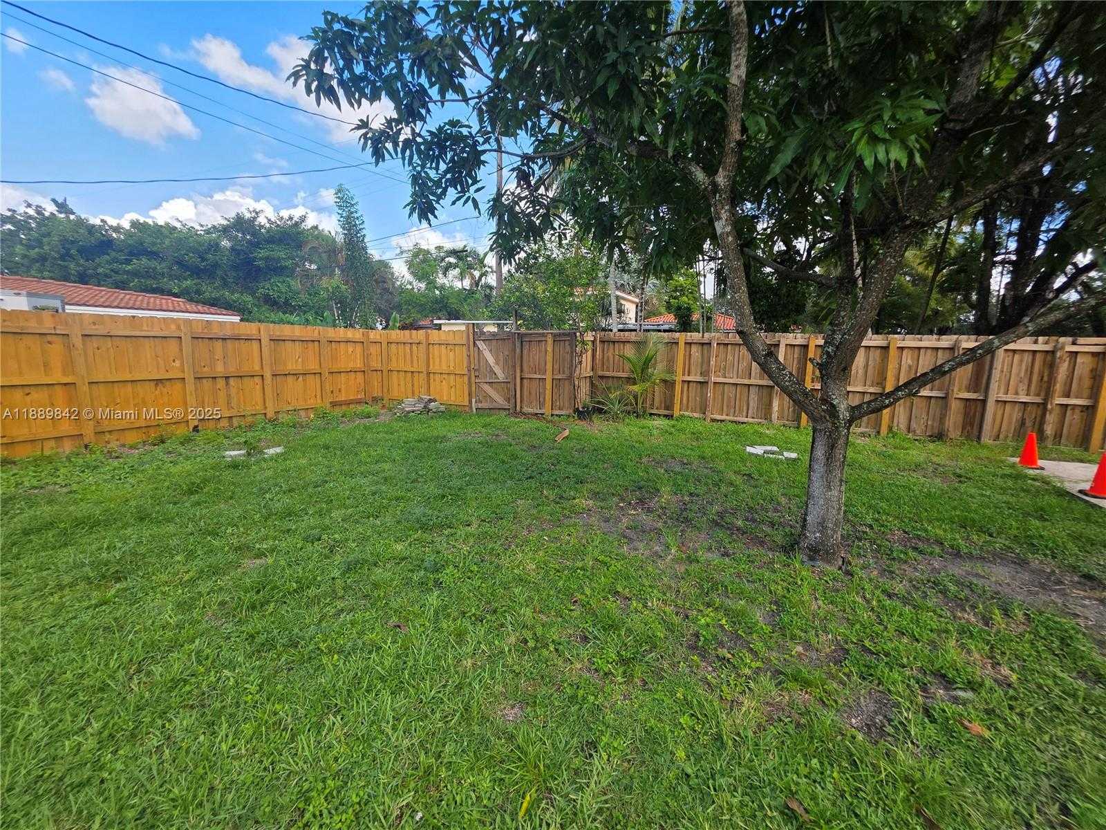 Small Image of 1 NORTH MELROSE DR, Miami Springs Number 33
