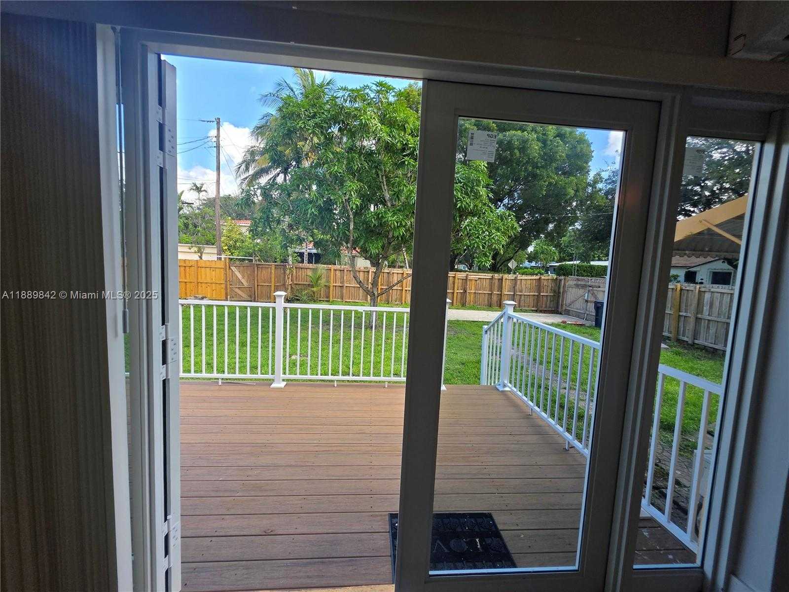 Small Image of 1 NORTH MELROSE DR, Miami Springs Number 34