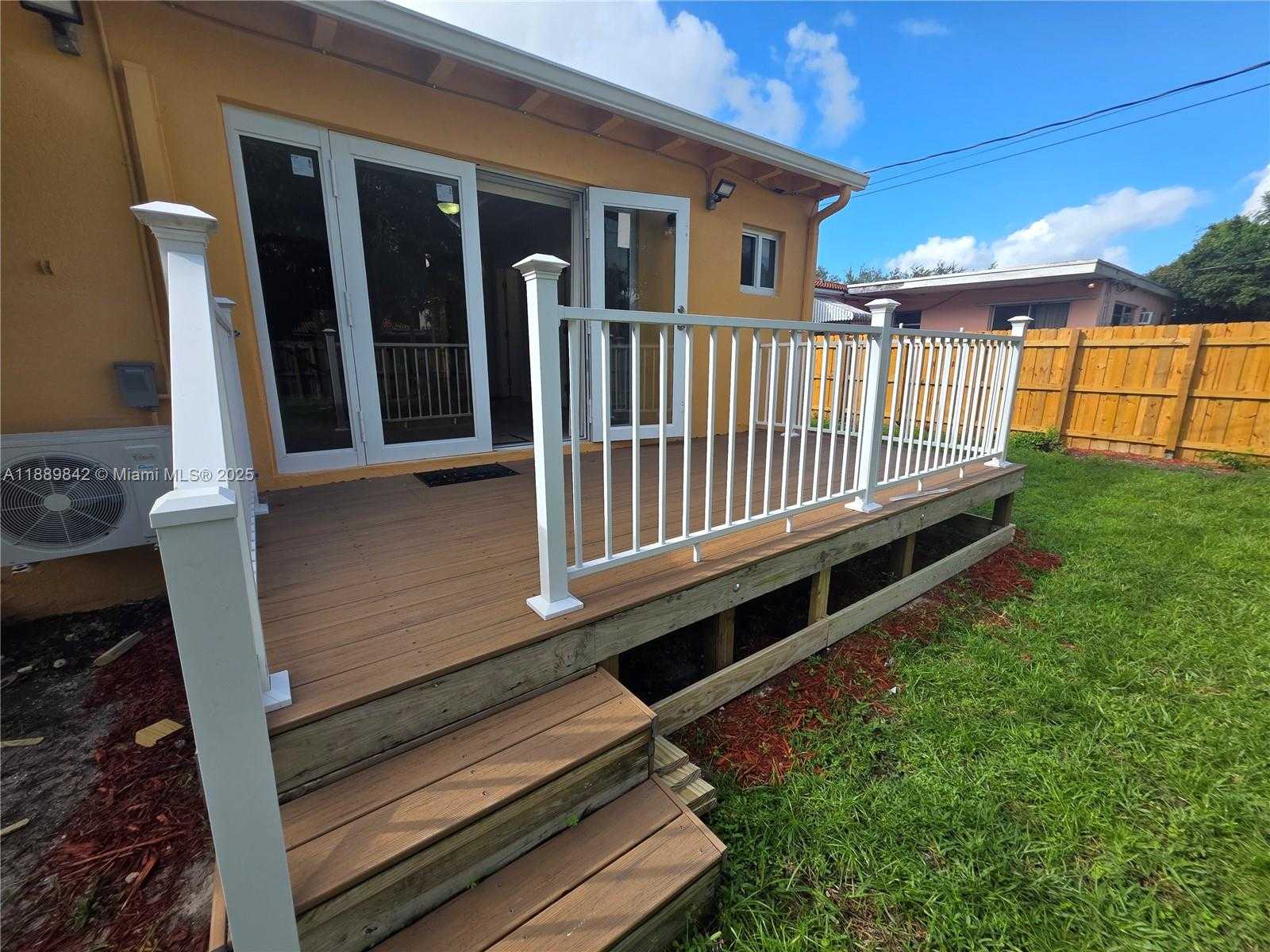 Small Image of 1 NORTH MELROSE DR, Miami Springs Number 36