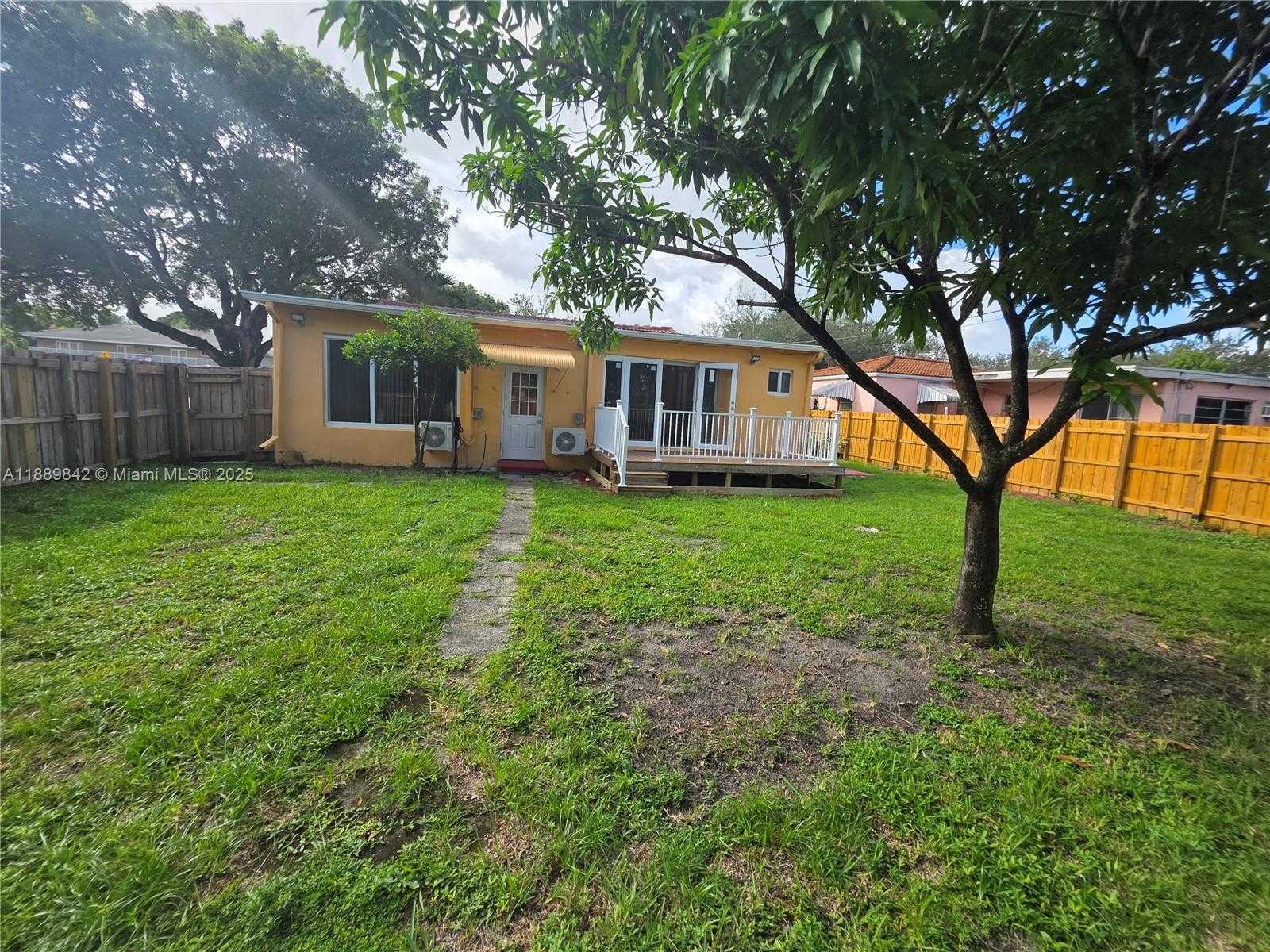 Small Image of 1 NORTH MELROSE DR, Miami Springs Number 39