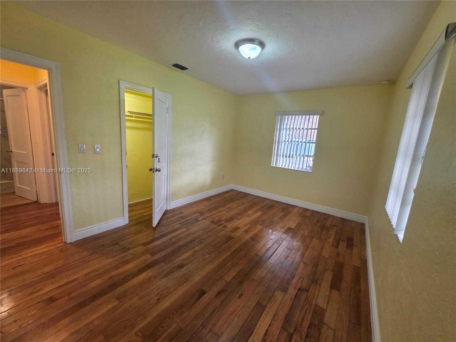 Small Image of 1 NORTH MELROSE DR, Miami Springs Number 9
