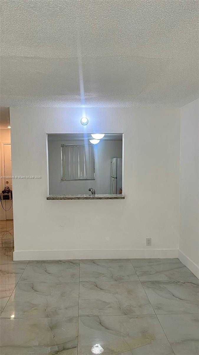 Small Image of 18111 NORTH WEST 68TH AVE #H210, Hialeah Number 4