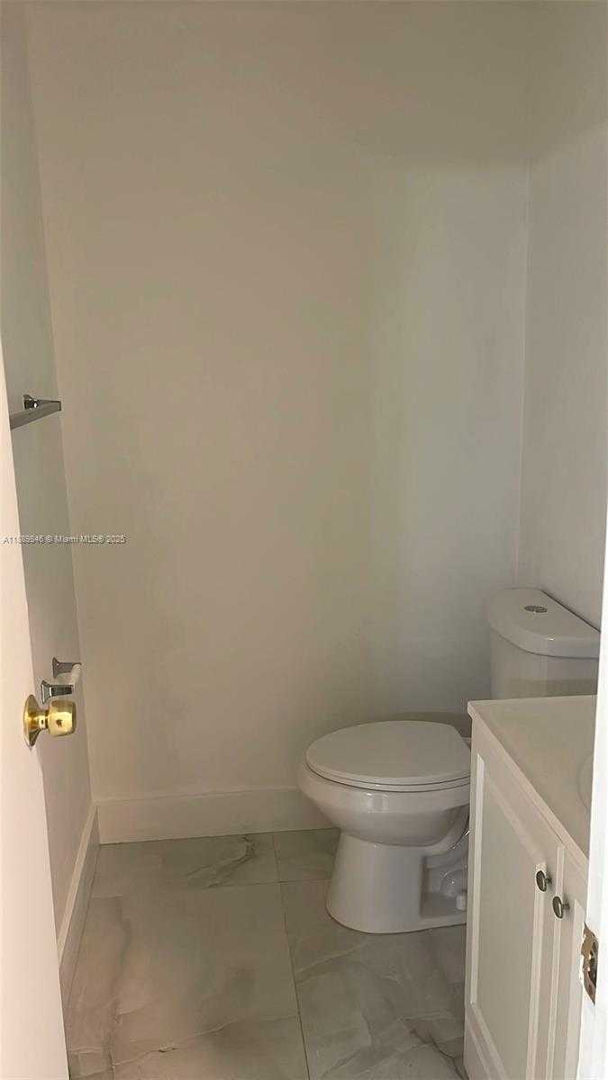 Small Image of 18111 NORTH WEST 68TH AVE #H210, Hialeah Number 7
