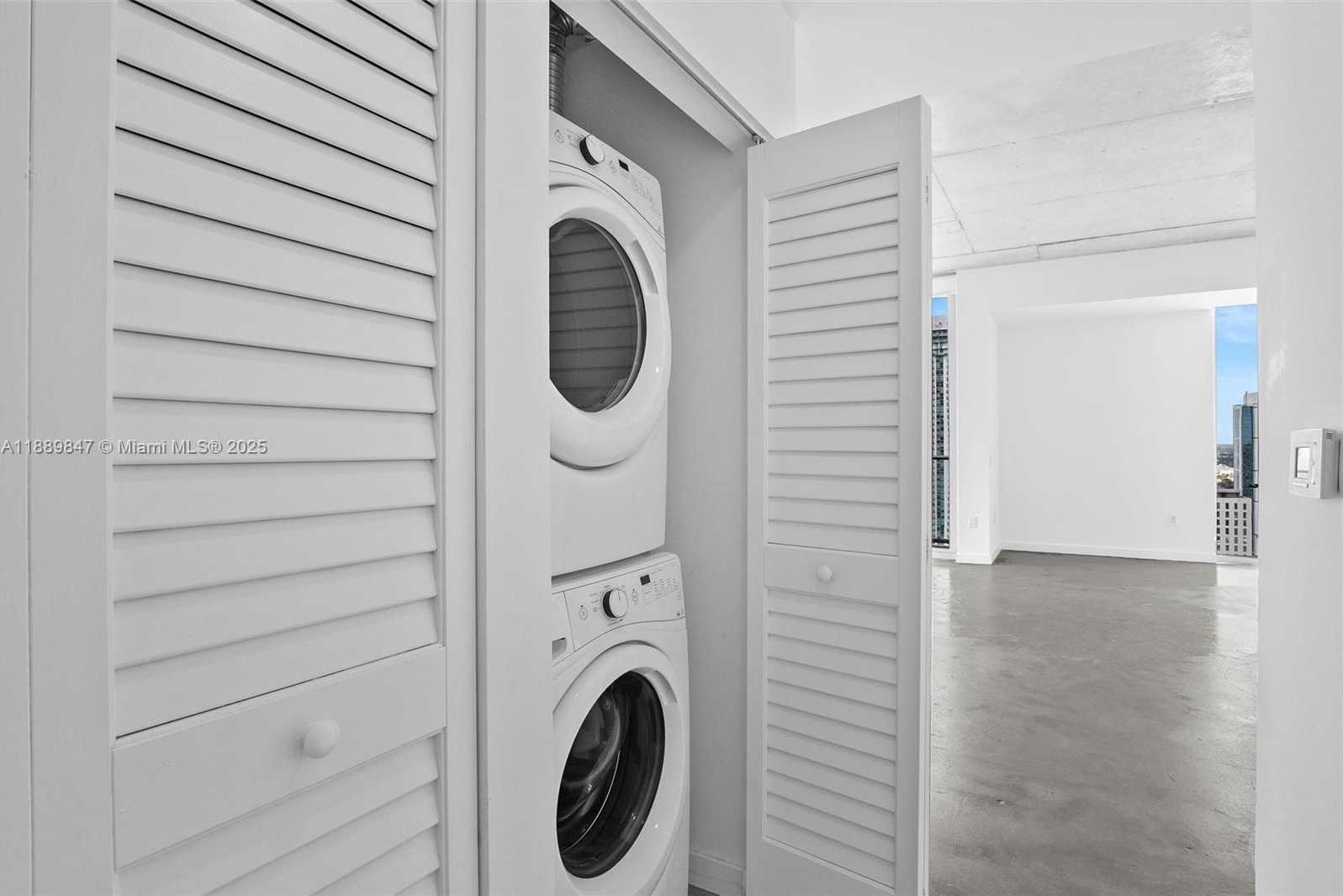 Small Image of 151 SOUTH EAST 1ST ST #3511, Miami Number 13