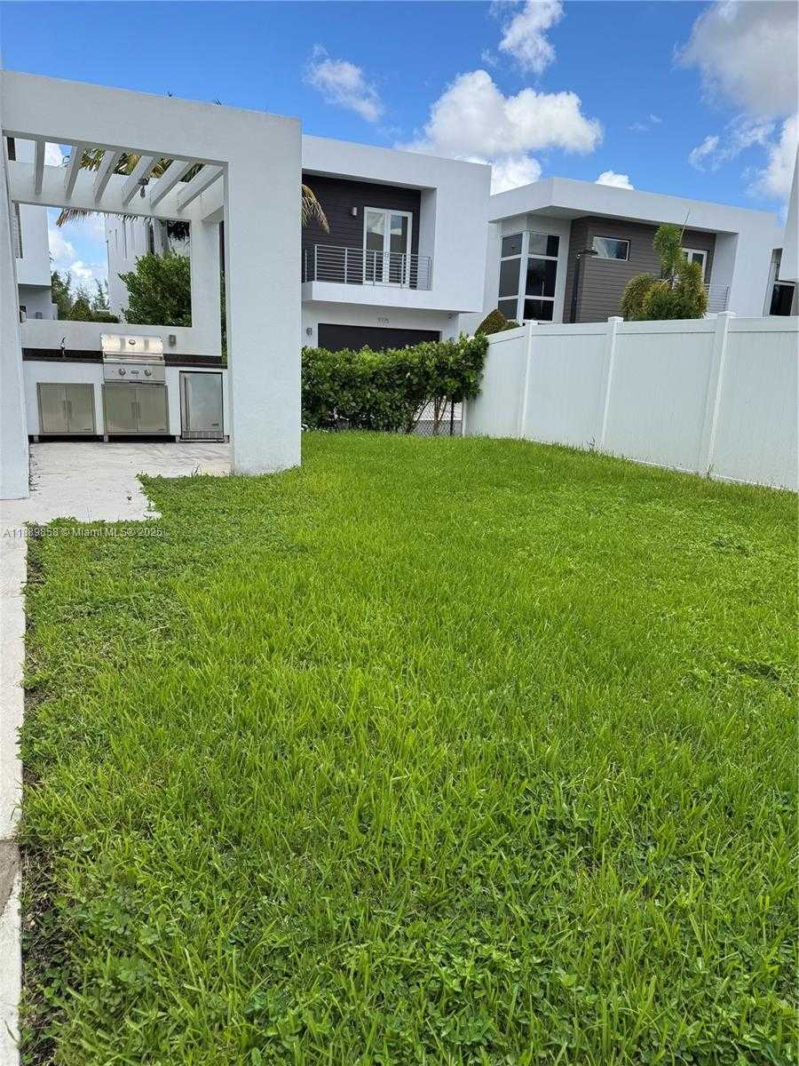 Small Image of 7547 NORTH WEST 98TH AVE #., Doral Number 15