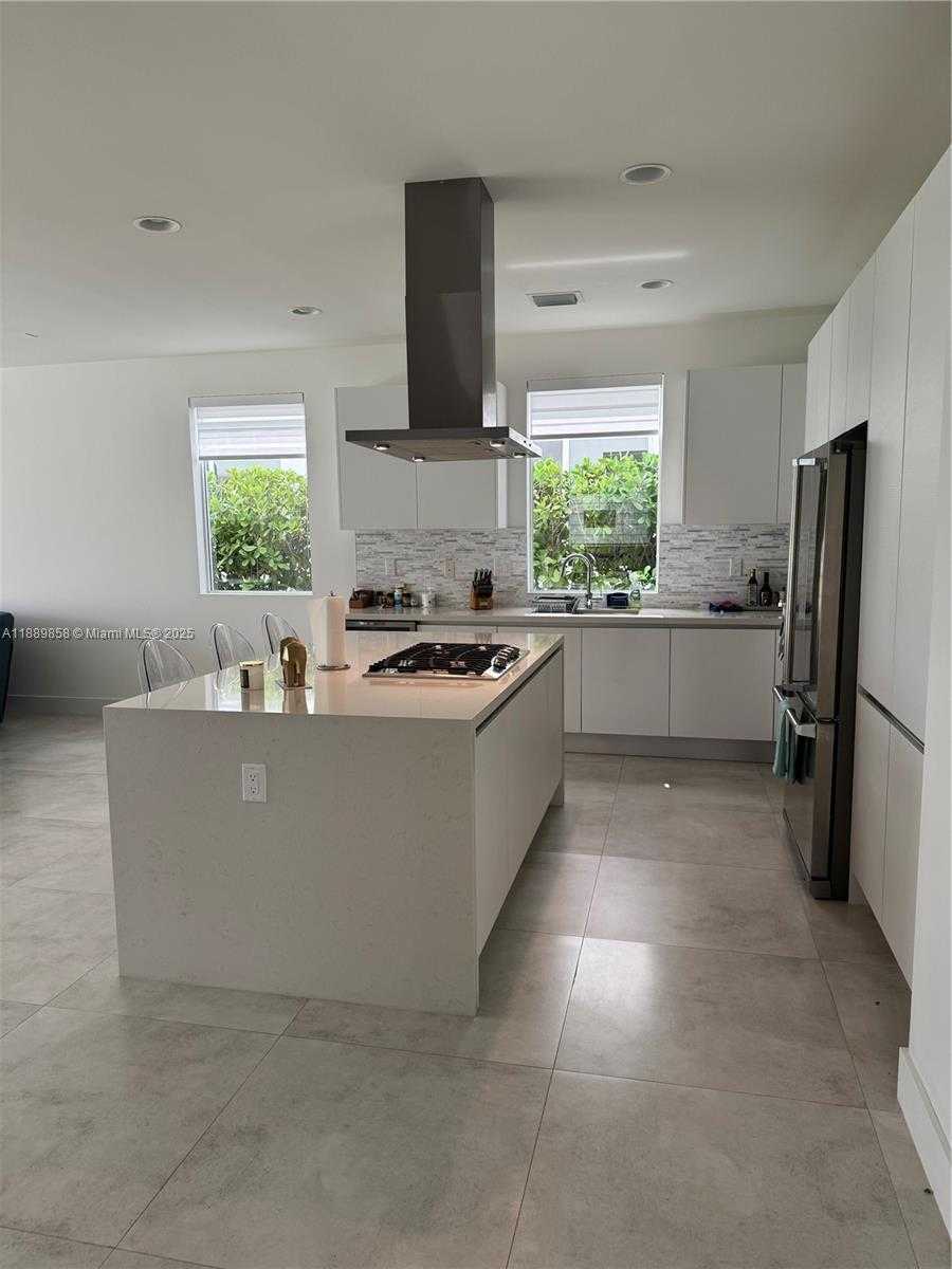 Small Image of 7547 NORTH WEST 98TH AVE #., Doral Number 4