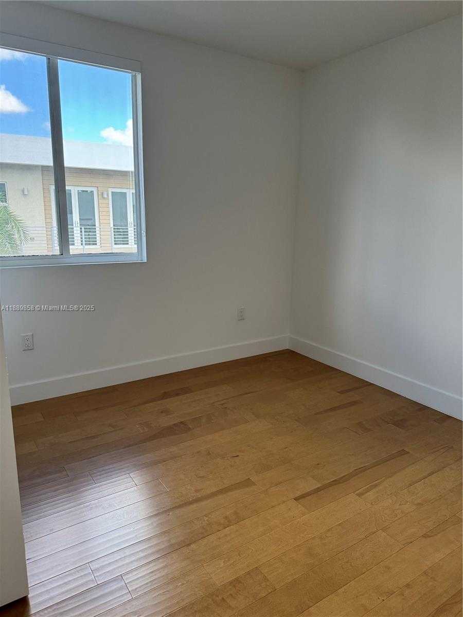 Small Image of 7547 NORTH WEST 98TH AVE #., Doral Number 9
