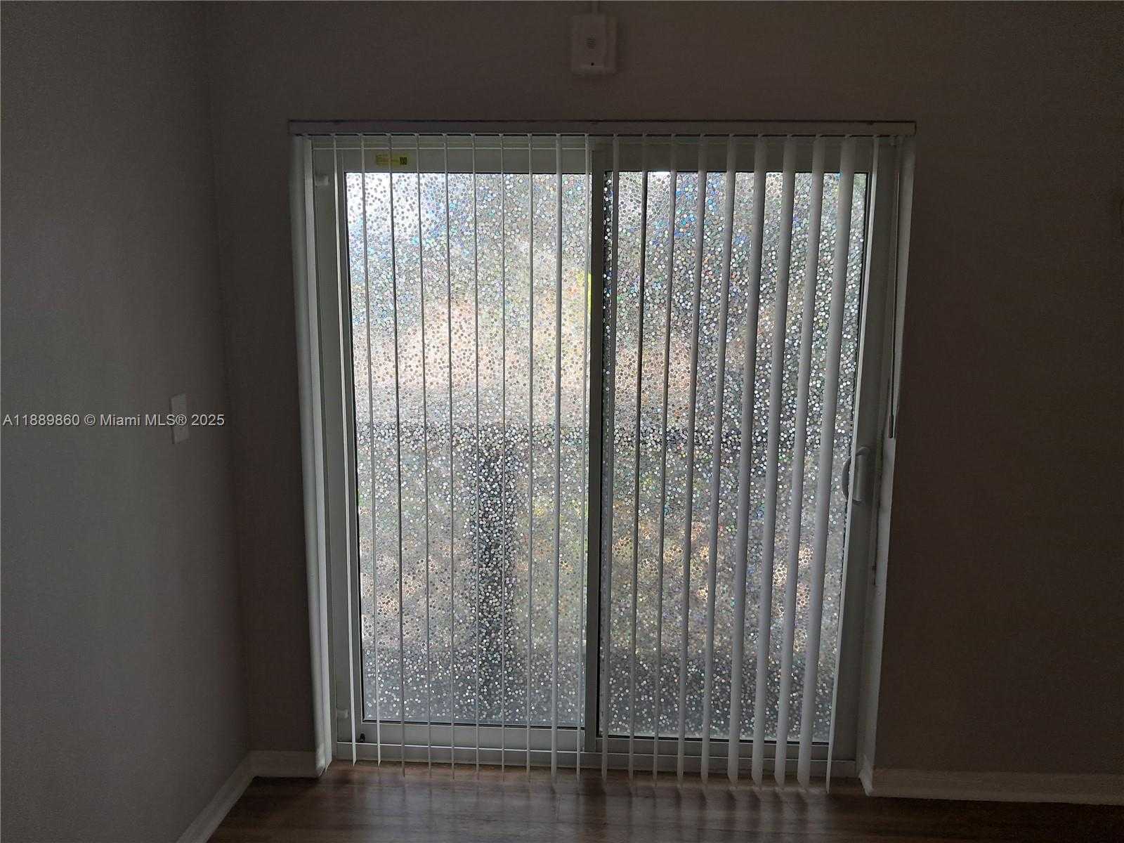 Small Image of 13025 EMERALD DR #258, North Miami Number 6
