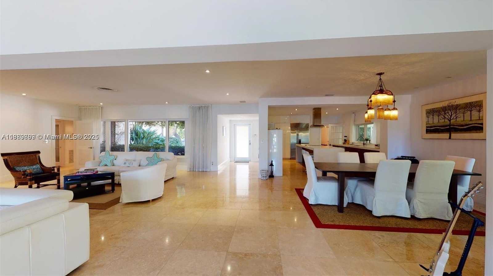 Small Image of 6015 PINE TREE DR, Miami Beach Number 13