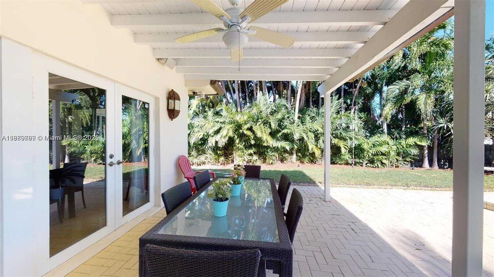 Small Image of 6015 PINE TREE DR, Miami Beach Number 30