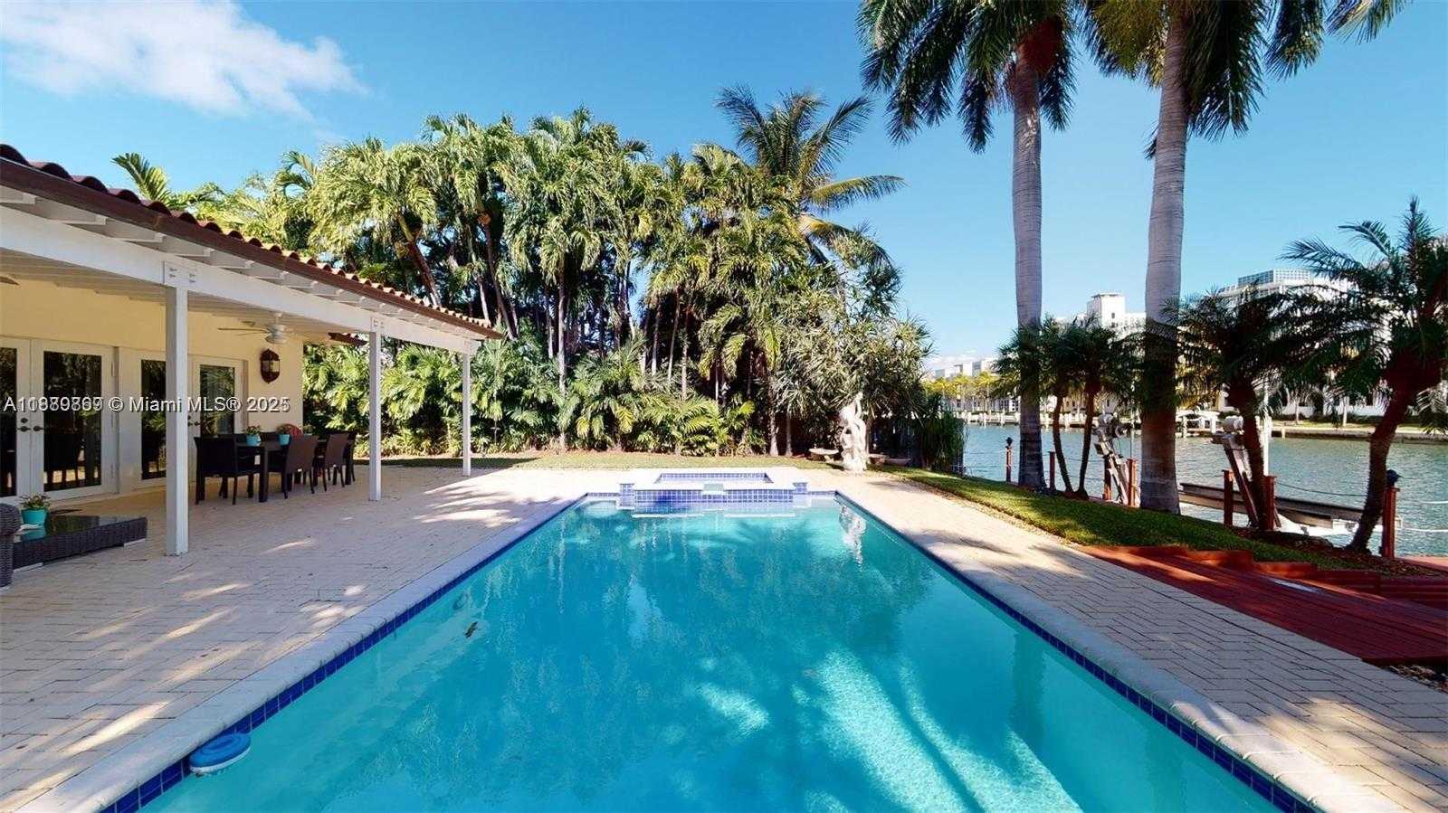 Small Image of 6015 PINE TREE DR, Miami Beach Number 31