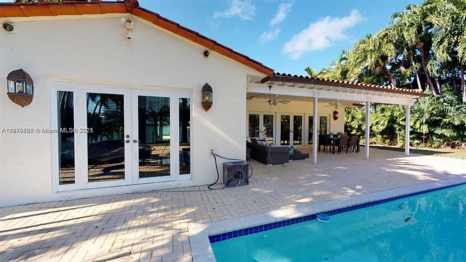 Small Image of 6015 PINE TREE DR, Miami Beach Number 32